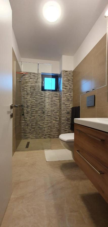 Welcome In Central Pitesti Apartment Ngoại thất bức ảnh